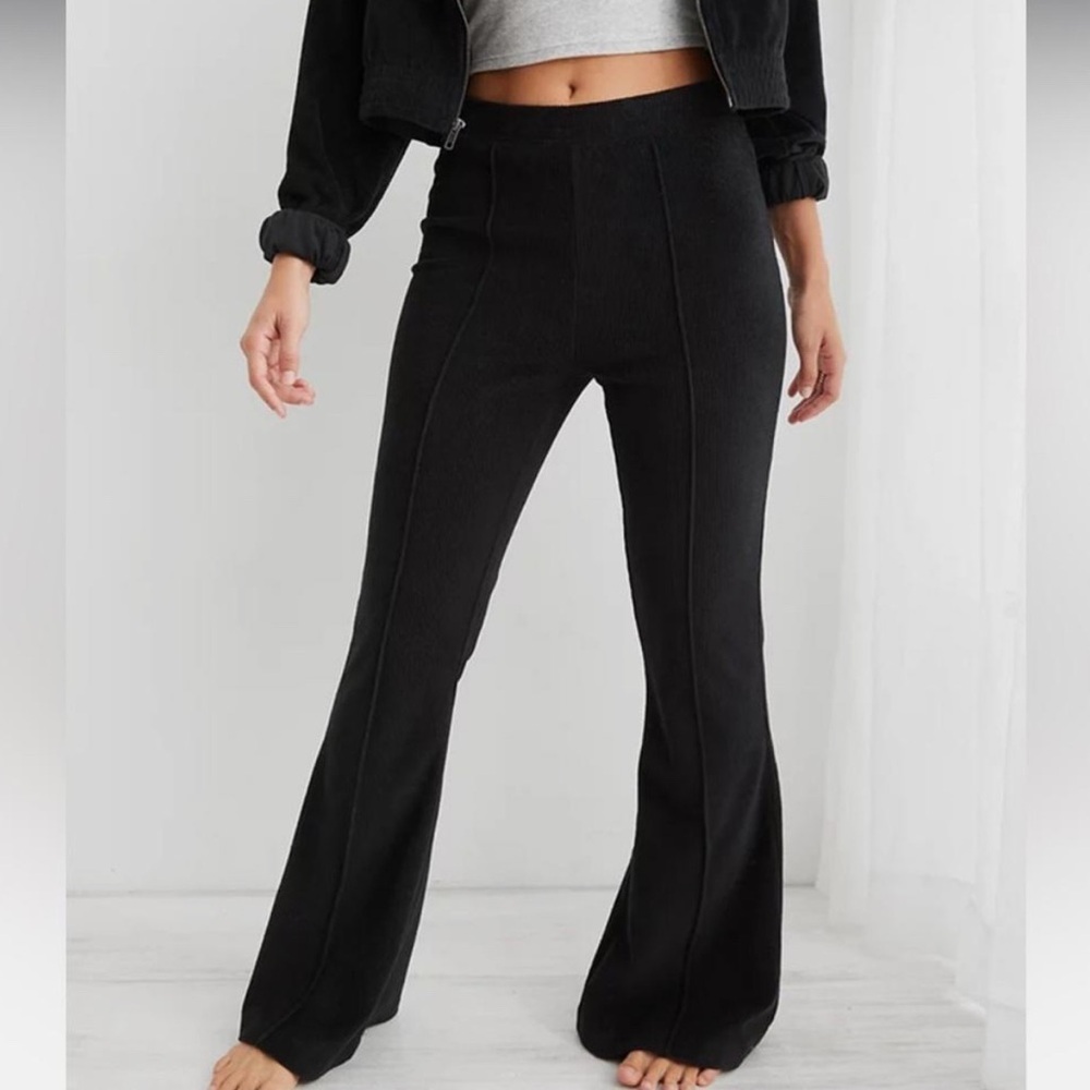 Aerie Groove On Ribbed Velour Flare Pant Corduroy Pull On Black Small Regular